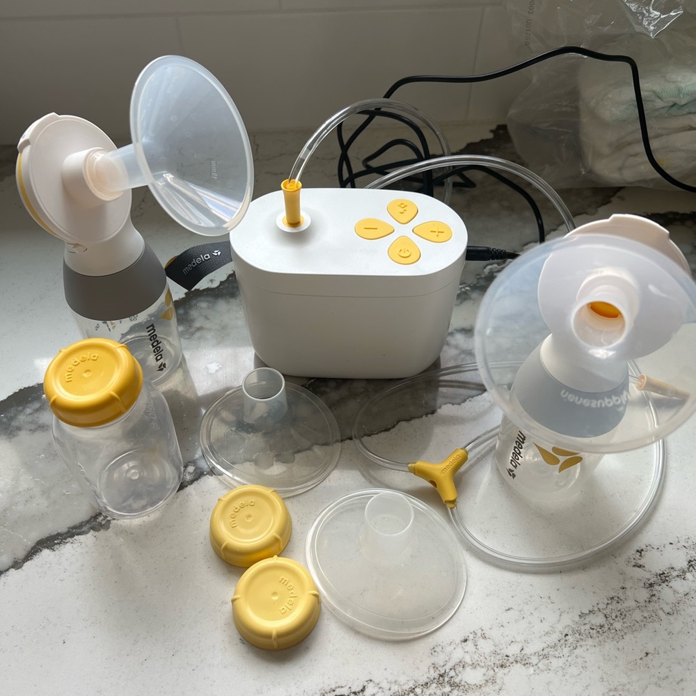 Medela Pump In Style Breast Pump - Motor, Adapters, Bags